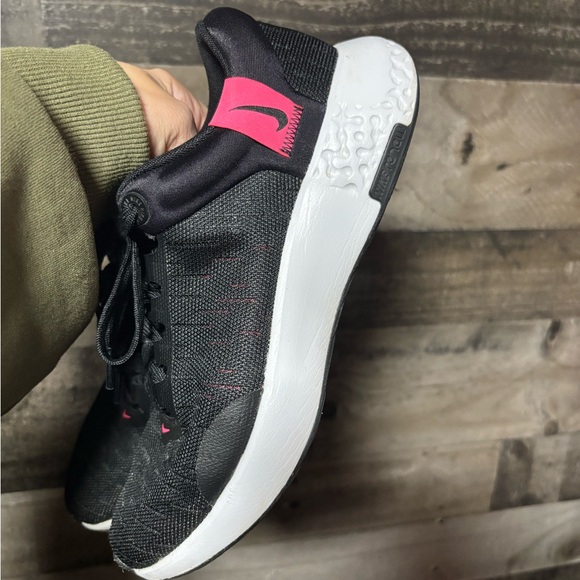 Nike Women’s Black with Pink Accent Athletic Running Shoes - Picture 4 of 9